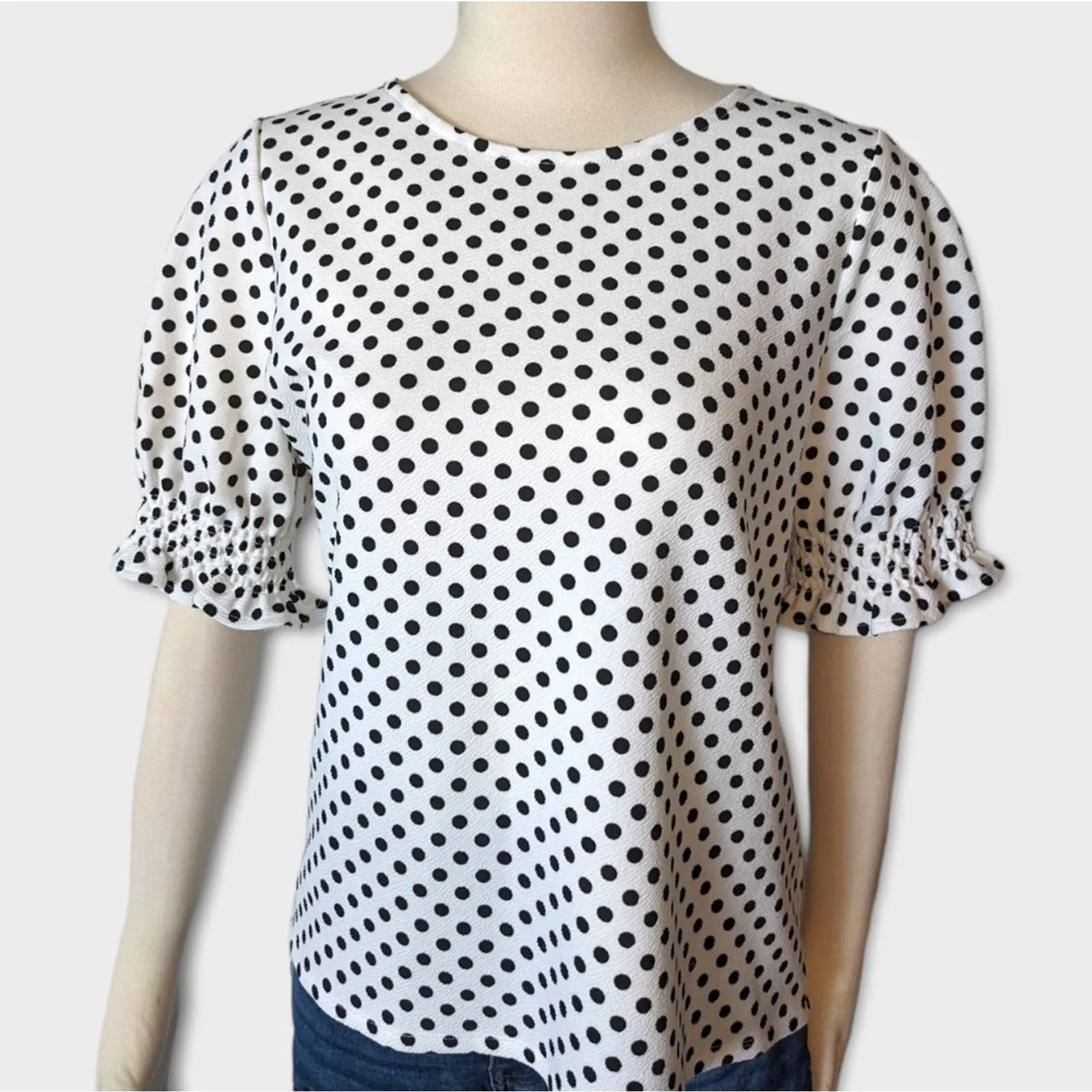 ADRIANNA PAPELL White Polka Dot Smocking Puff Sleeve Top Medium