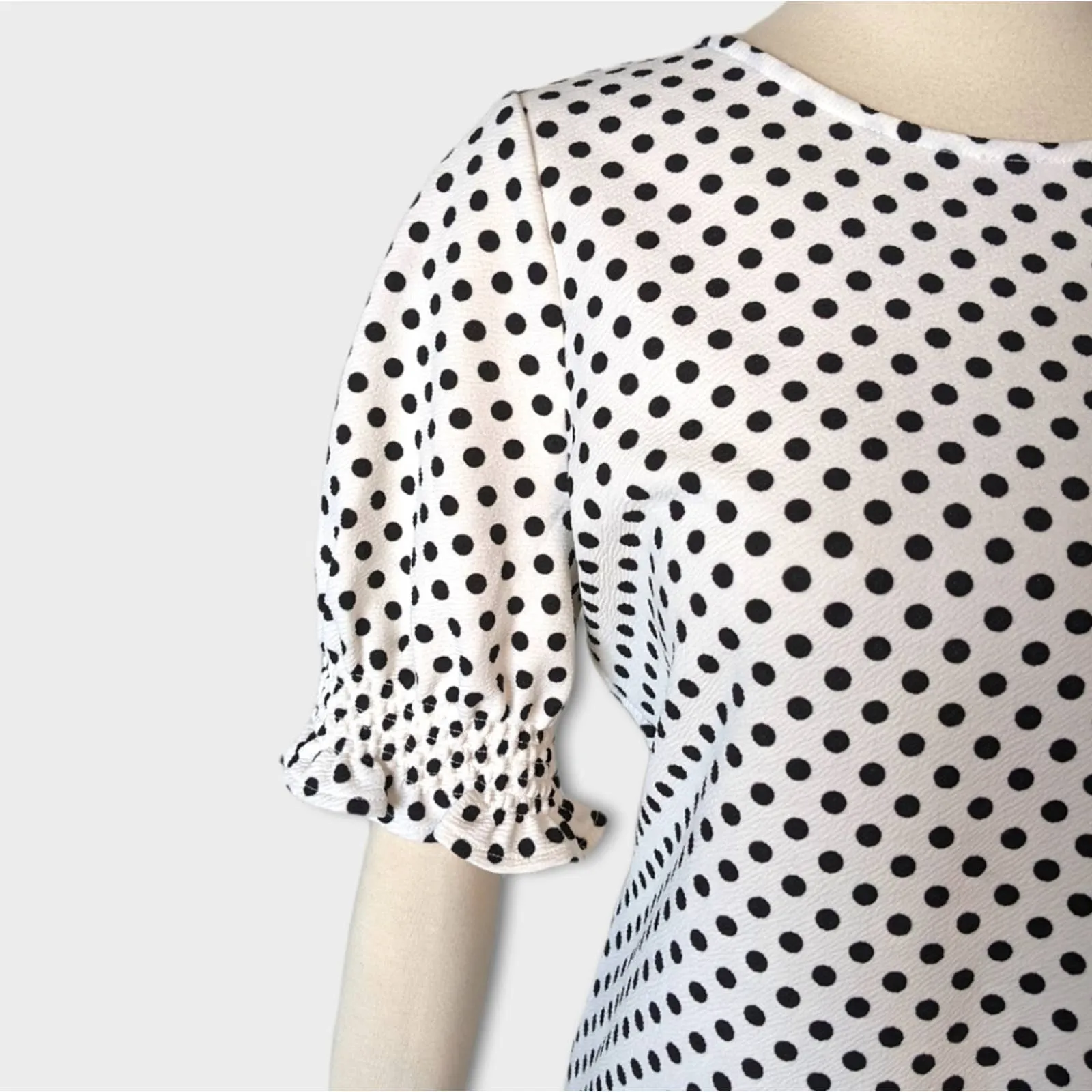 ADRIANNA PAPELL White Polka Dot Smocking Puff Sleeve Top Medium