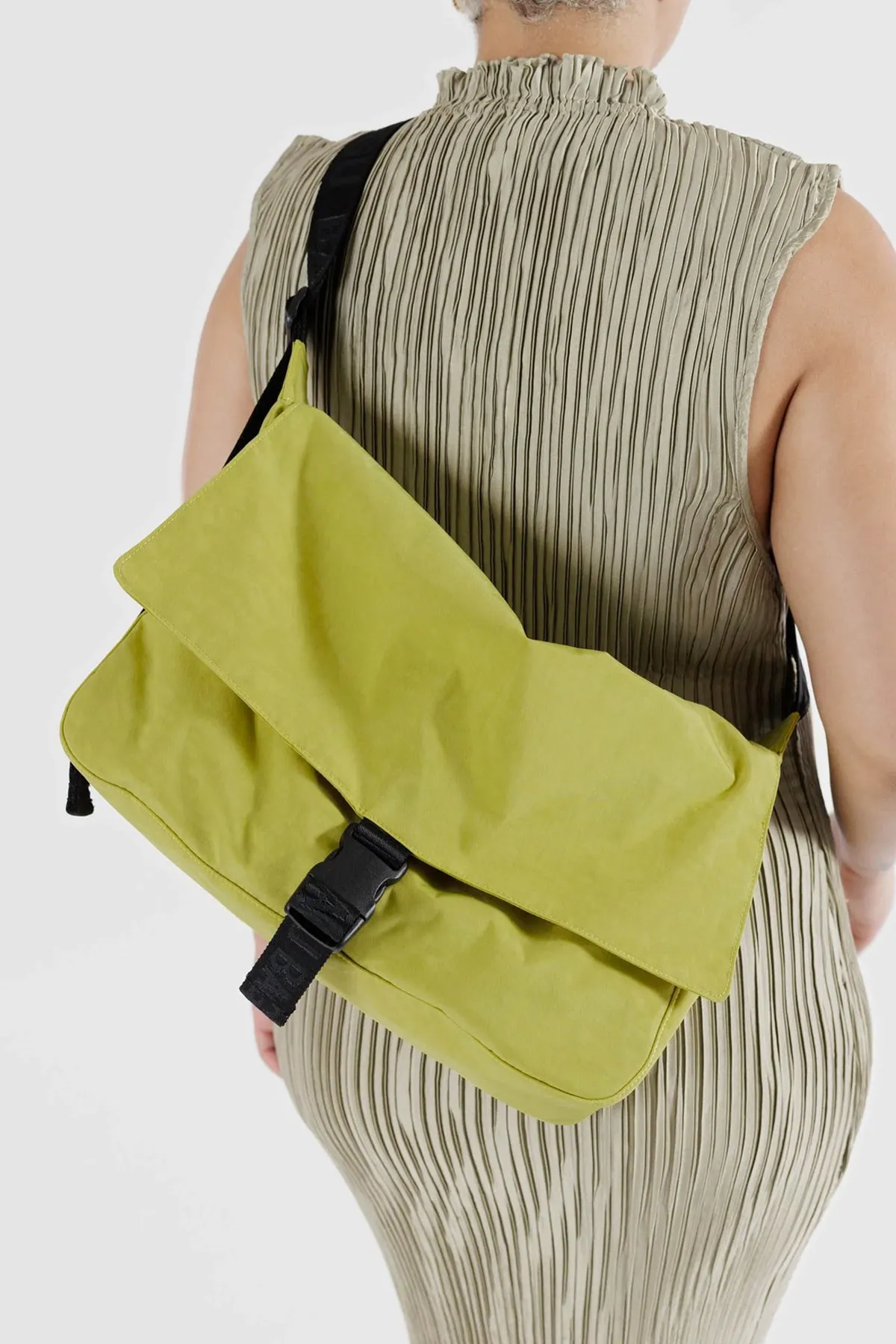 BAGGU Nylon Messenger Bag Lemongrass