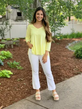 Cut-Loose 3/4 Sleeve V-Neck Top Lemon