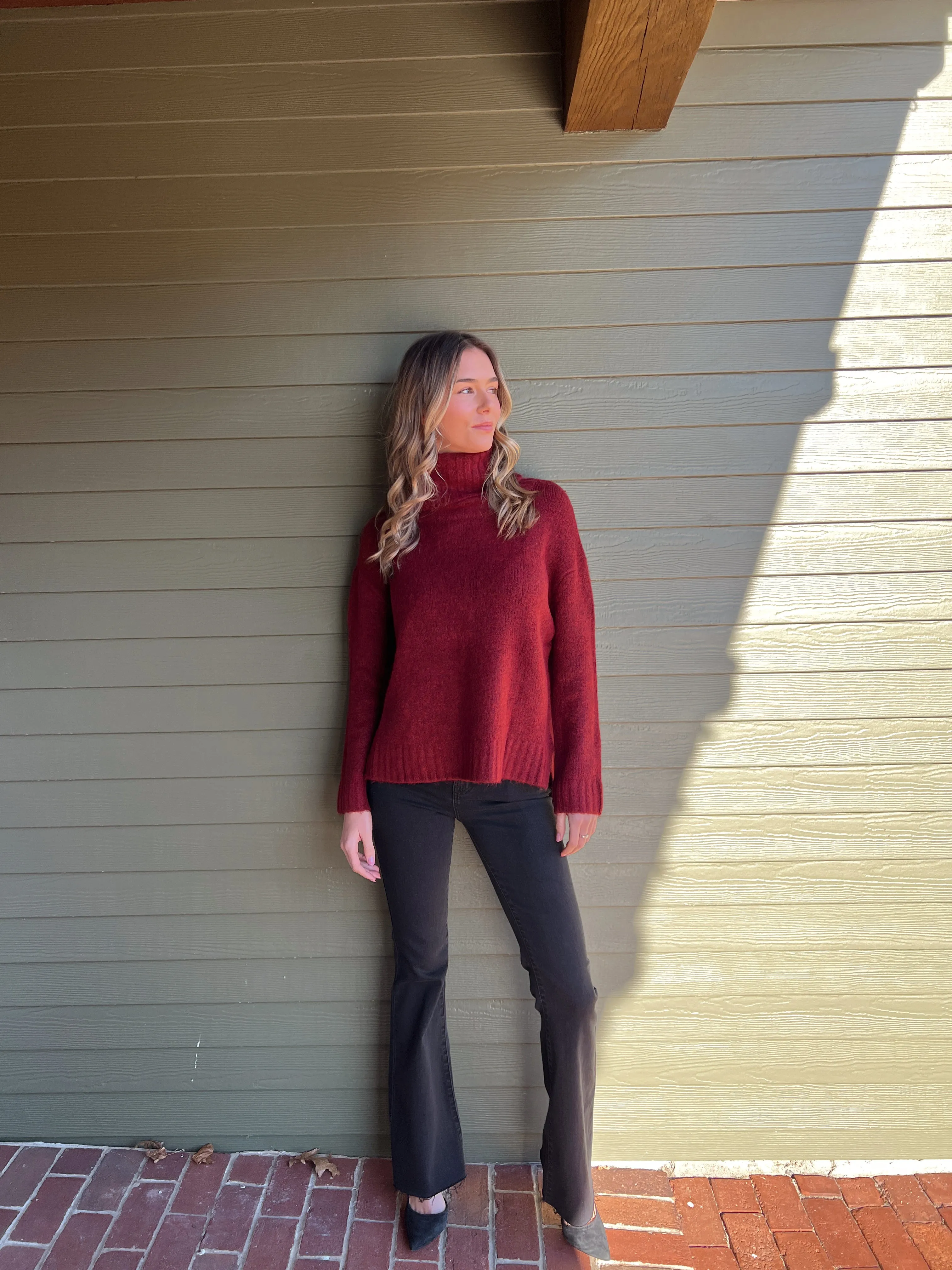 The Abigale Turtleneck Burgundy