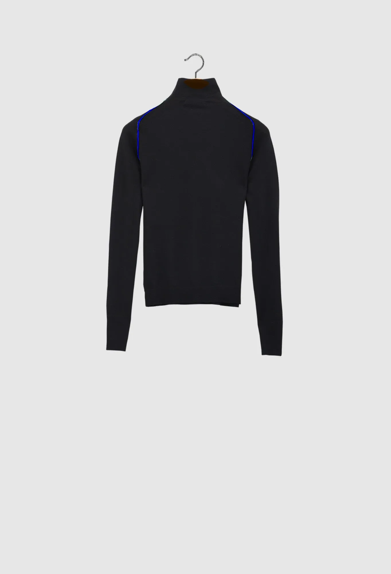 WARA - 16gg Cashmere Turtleneck Sweater in Navy and Black